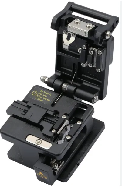 BT-018/ Cliveuse Fibre optique